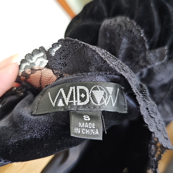 Widow Dolls kill Victorian Dress - Picture 4 of 4